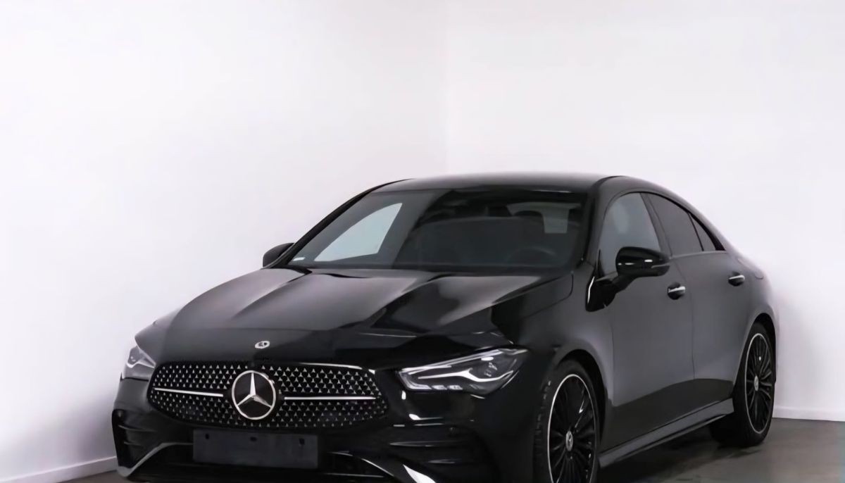 Mercedes-Benz CLA 200 Coupé Edition AMG Night -19 DISTR 360